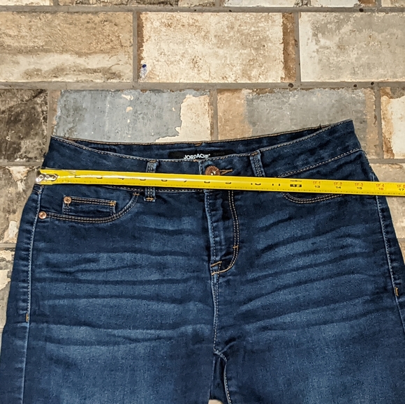 Jordache Women's Super Skinny Size 6 Stretchy Jeans - Picture 2 of 7